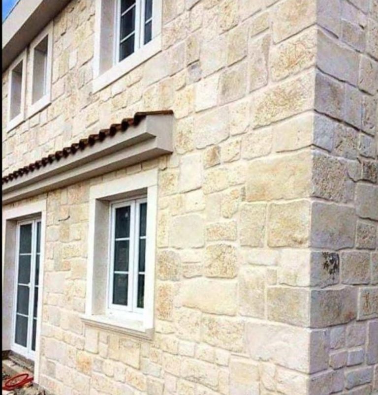 Detalj fasade od kamena Narcis antico